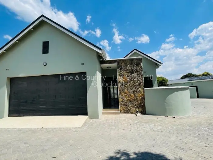 Townhouse/Complex/Cluster to Rent in Borrowdale West