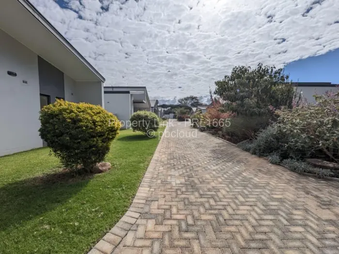 Townhouse/Cluster for Sale in Greendale North, Harare