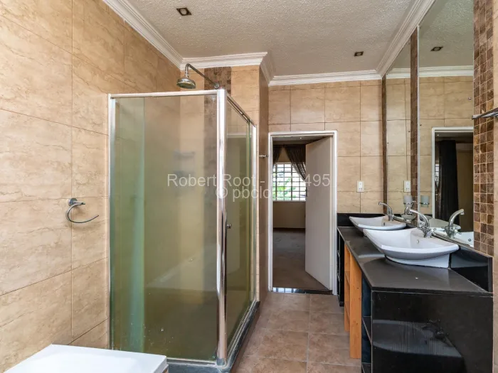 Townhouse/Complex/Cluster for Sale in Avenues, Harare