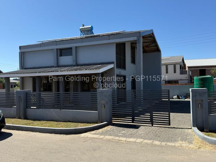 Townhouse/Cluster for Sale in Arlington, Harare