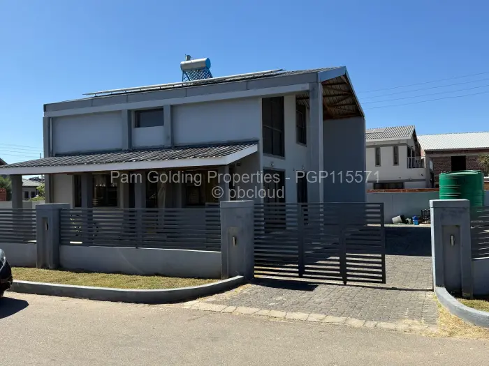 Townhouse/Complex/Cluster for Sale in Arlington, Harare