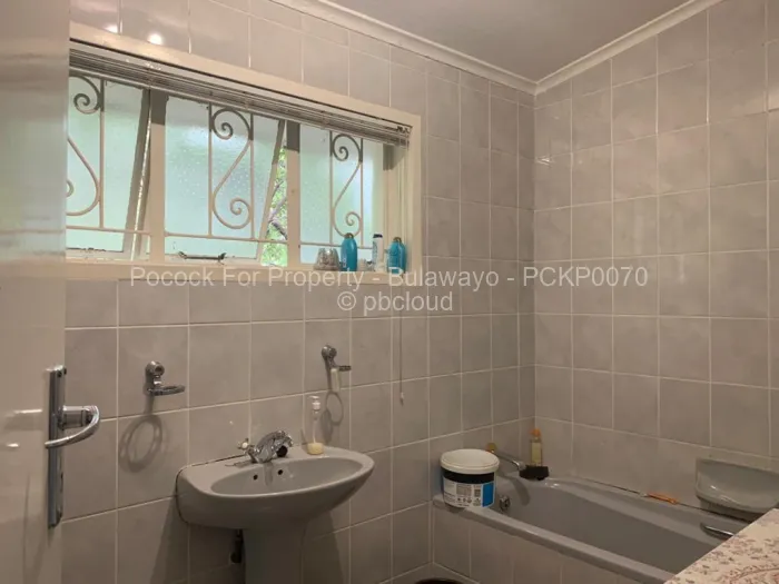 4 Bedroom House for Sale in Hillside Byo, Bulawayo