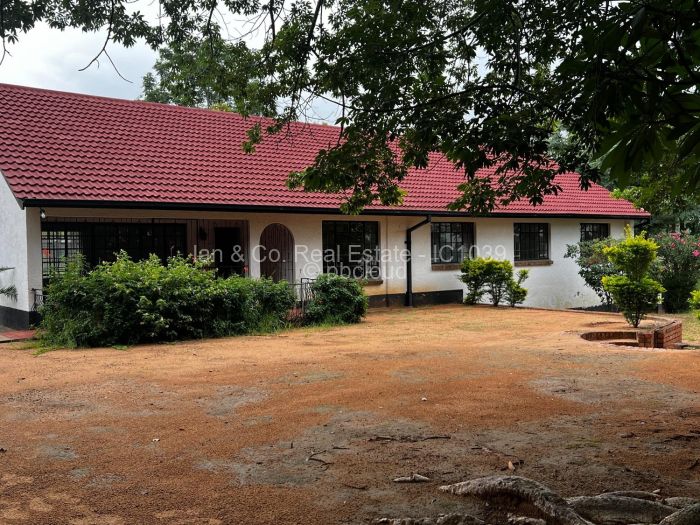 4 Bedroom House to Rent in Burnside, Bulawayo