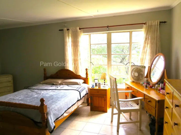 4 Bedroom House for Sale in Juliasdale, Juliasdale