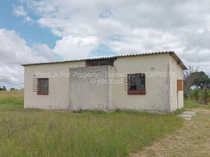 2 Bedroom Cottage/Garden Flat for Sale in Woodville, Bulawayo