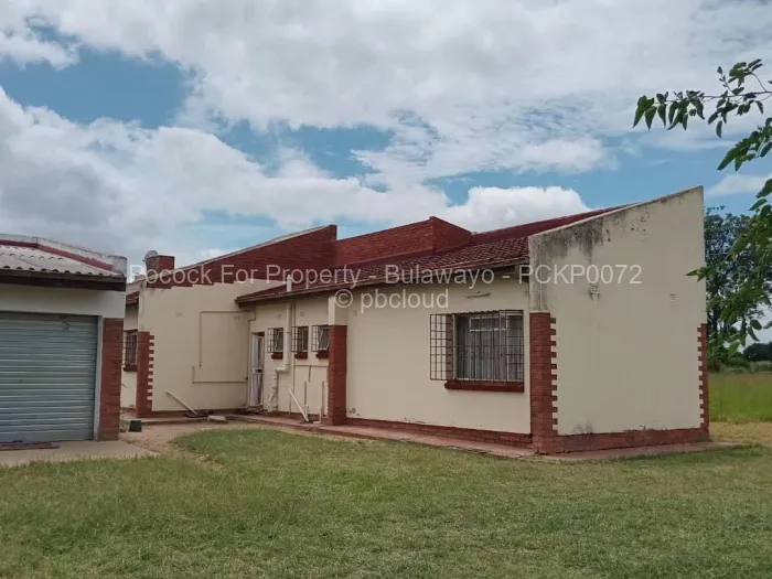3 Bedroom Cottage/Garden Flat for Sale in Woodville, Bulawayo