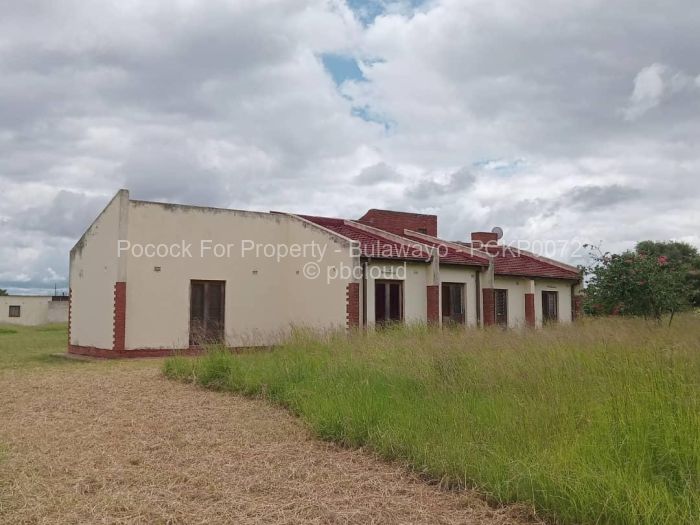 3 Bedroom Cottage/Garden Flat for Sale in Woodville, Bulawayo