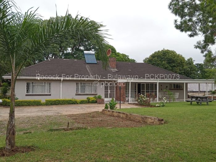 6 Bedroom House for Sale in Matsheumhlope, Bulawayo