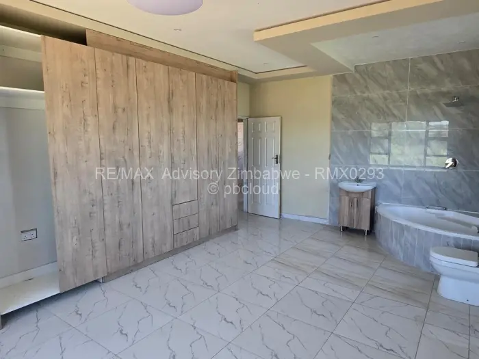 Townhouse/Complex/Cluster for Sale in Buena Vista, Bulawayo