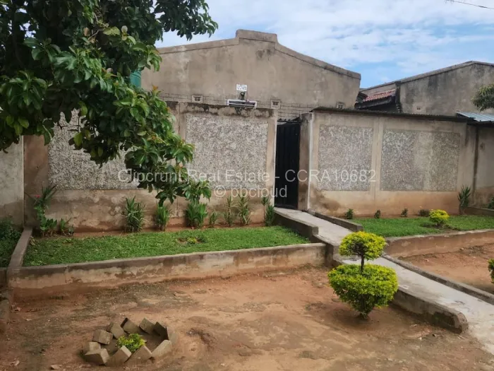 4 Bedroom House for Sale in Chitungwiza, Chitungwiza