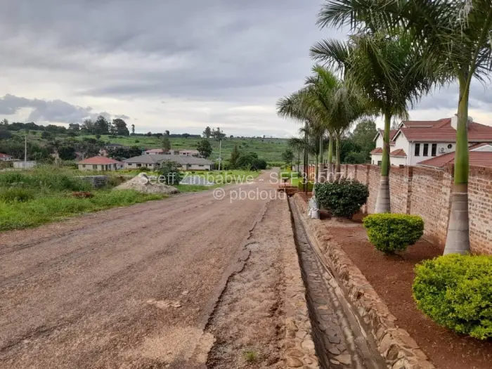 6 Bedroom House for Sale in Hogerty Hill, Harare