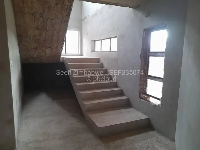 6 Bedroom House for Sale in Hogerty Hill, Harare