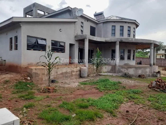 6 Bedroom House for Sale in Hogerty Hill, Harare