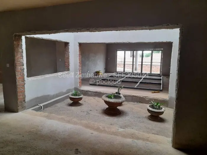 6 Bedroom House for Sale in Hogerty Hill, Harare
