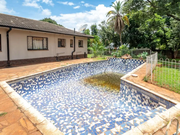 5 Bedroom House for Sale in Mandara, Harare