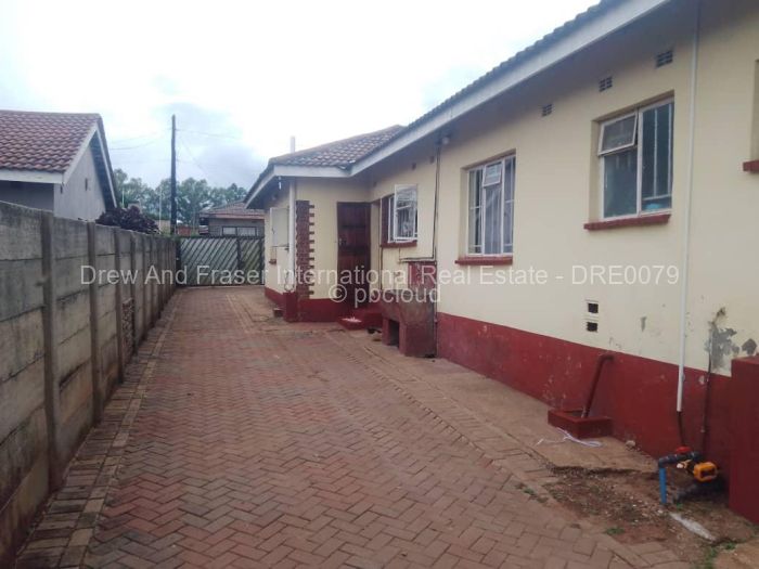 4 Bedroom House for Sale in Westlea Hre, Harare
