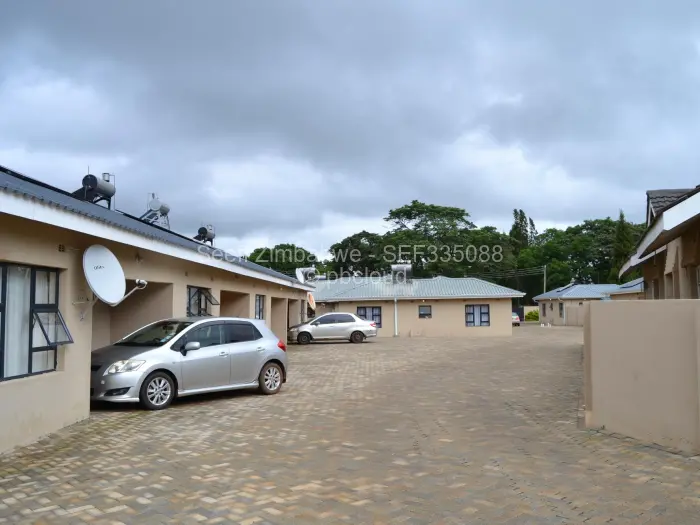 Townhouse/Cluster for Sale in Bluff Hill, Harare