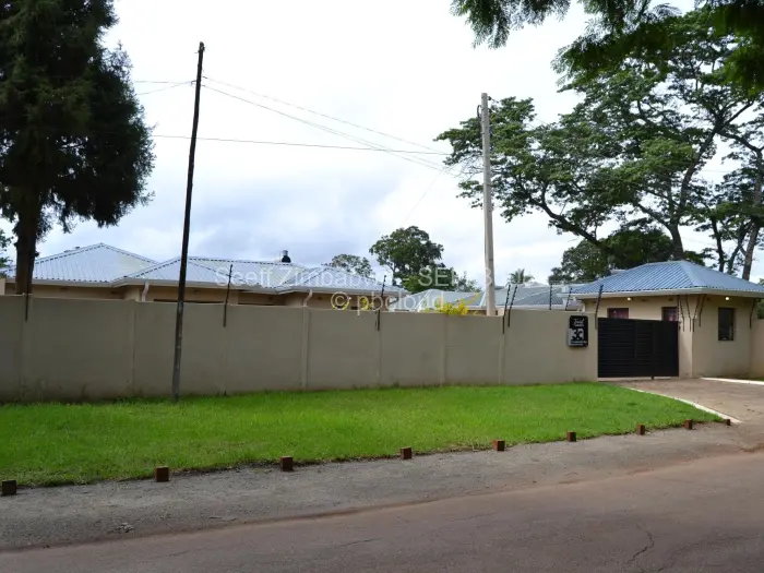Townhouse/Cluster for Sale in Bluff Hill, Harare
