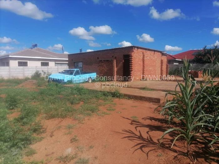 3 Bedroom House for Sale in Mahatshula, Bulawayo