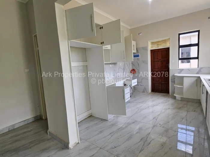 Townhouse/Complex/Cluster for Sale in Kadoma, Kadoma