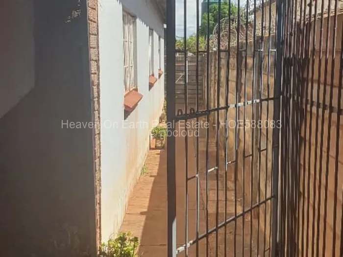 4 Bedroom House to Rent in Warren Park, Harare