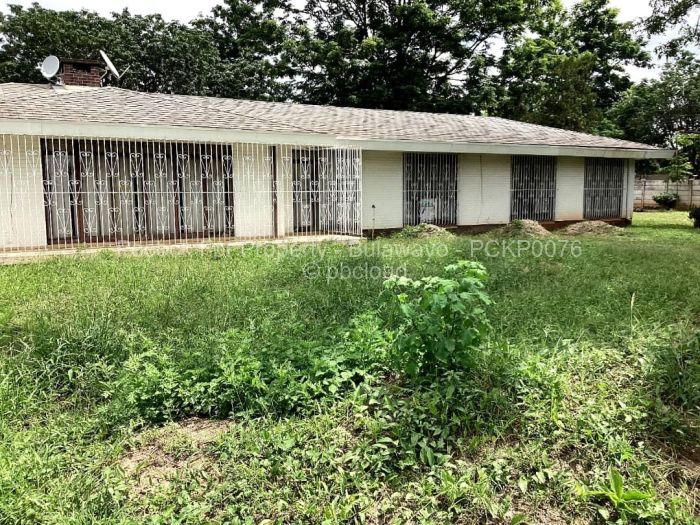 3 Bedroom House for Sale in Kumalo, Bulawayo