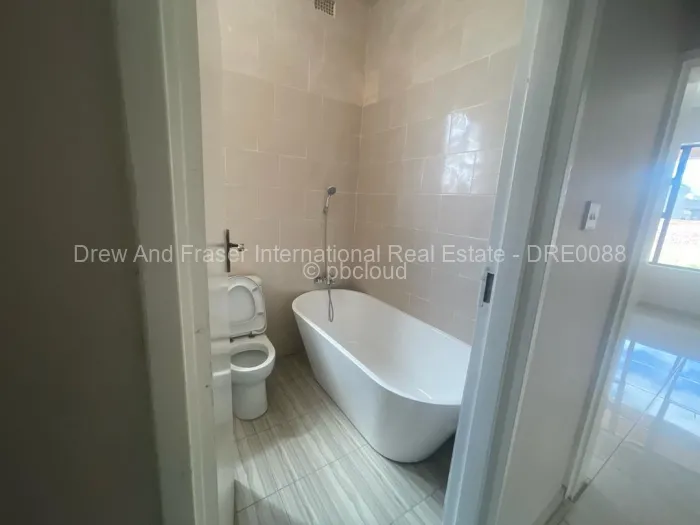 Townhouse/Complex/Cluster for Sale in Arlington, Harare