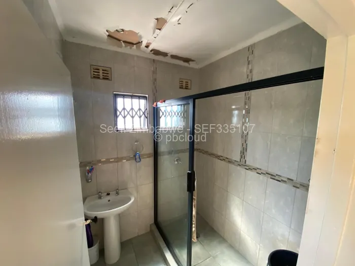 4 Bedroom House for Sale in Magwegwe, Bulawayo