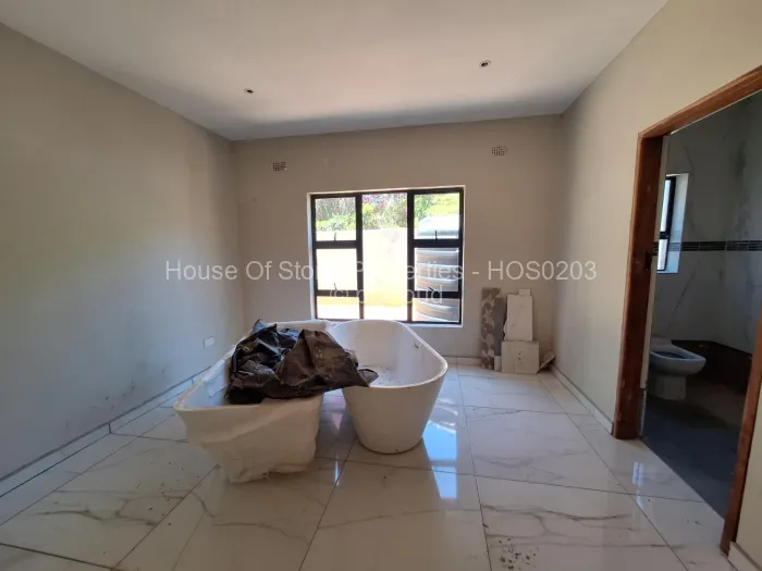 Townhouse/Complex/Cluster for Sale in Greendale, Harare