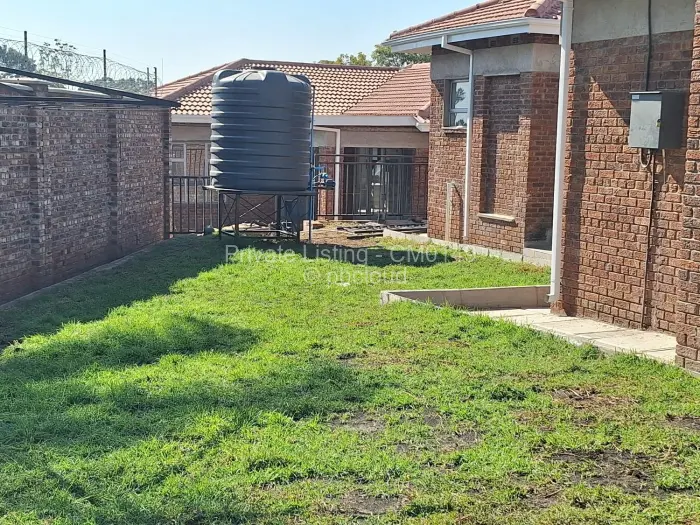 Townhouse/Complex/Cluster to Rent in Newlands, Harare