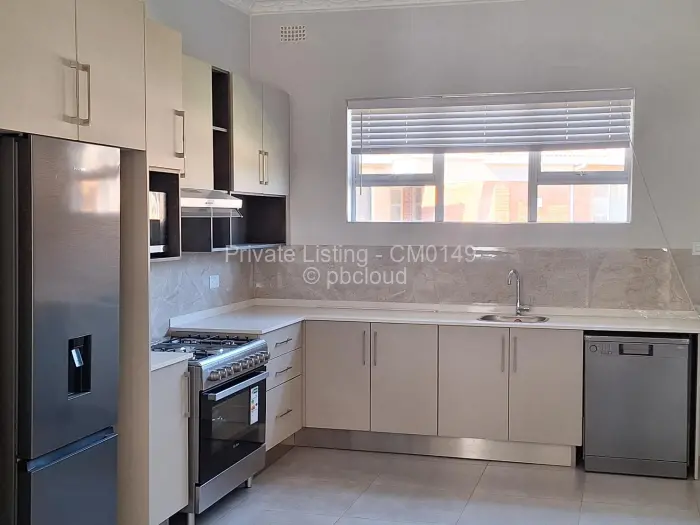 Townhouse/Complex/Cluster to Rent in Newlands, Harare
