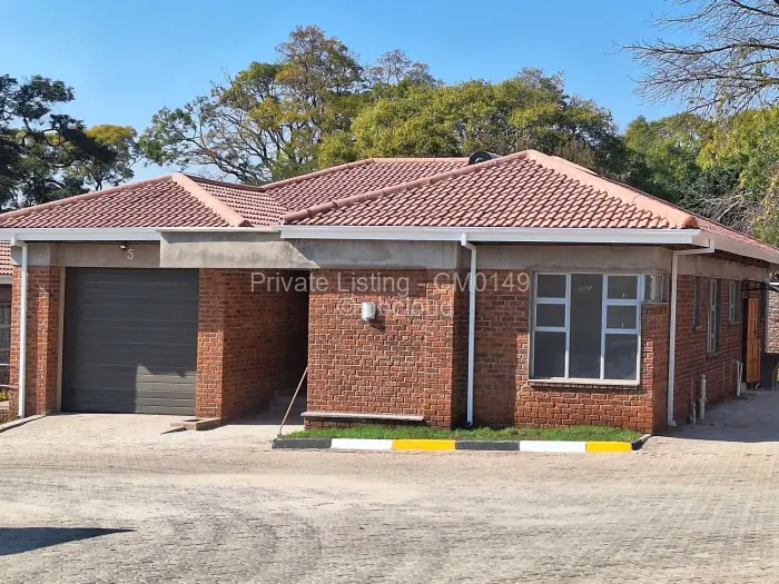 Townhouse/Complex/Cluster to Rent in Newlands, Harare