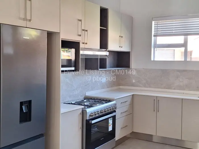 Townhouse/Complex/Cluster to Rent in Newlands, Harare