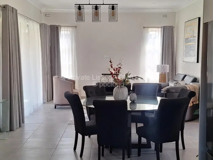 Townhouse/Complex/Cluster to Rent in Newlands, Harare
