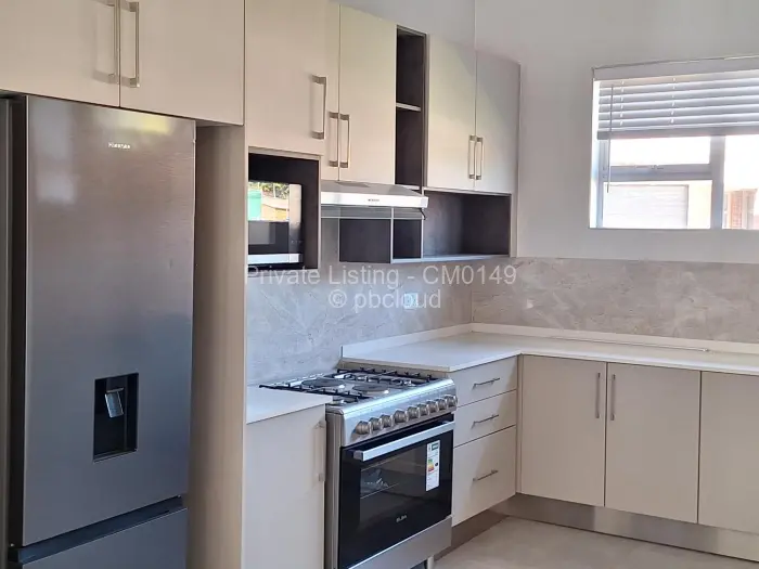 Townhouse/Complex/Cluster to Rent in Newlands, Harare