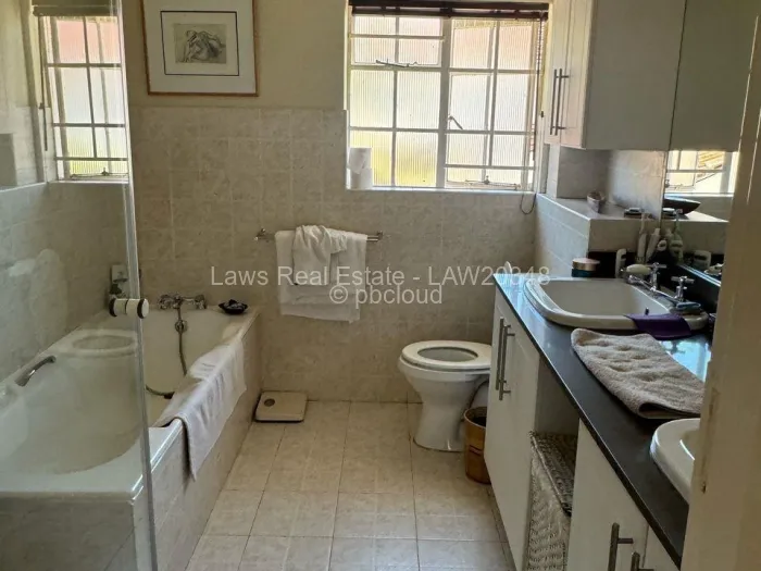 Townhouse/Complex/Cluster for Sale in Avenues, Harare