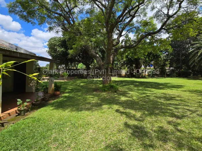 2 Bedroom House for Sale in Mabelreign, Harare