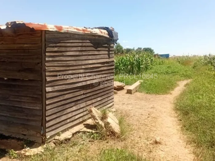 Stand for Sale in Haydon Park, Mazowe