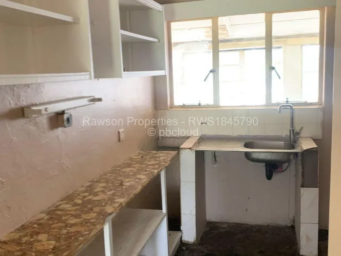 5 Bedroom House to Rent in Greendale North, Harare