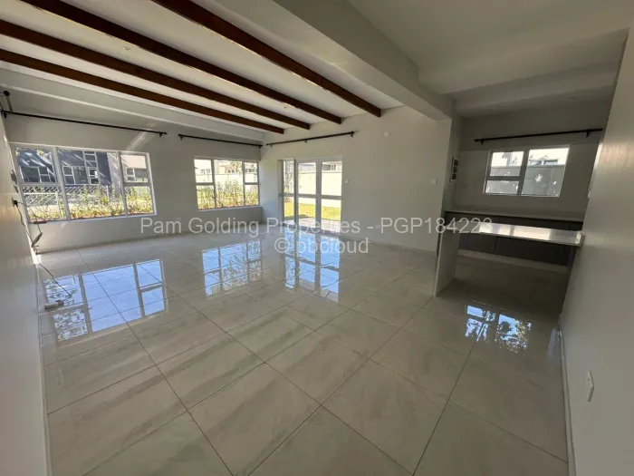 Townhouse/Complex/Cluster to Rent in Emerald Hill