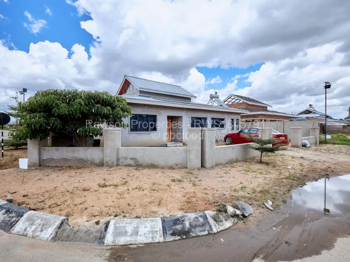 Townhouse/Complex/Cluster for Sale in Arlington, Harare