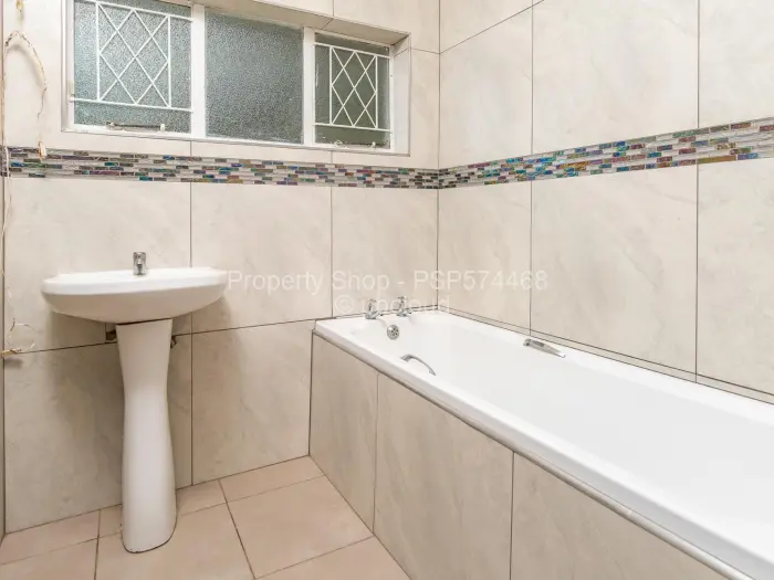3 Bedroom House to Rent in Greystone Park