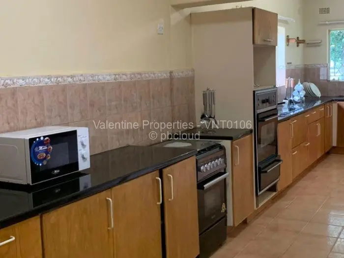 6 Bedroom House to Rent in Mount Pleasant, Harare