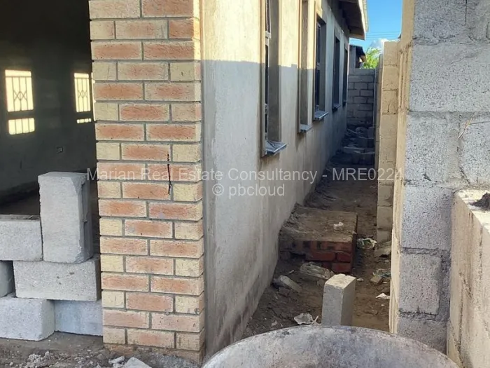4 Bedroom House for Sale in Cowdray Park, Bulawayo