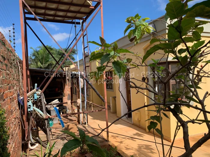 Townhouse/Complex/Cluster for Sale in Borrowdale, Harare