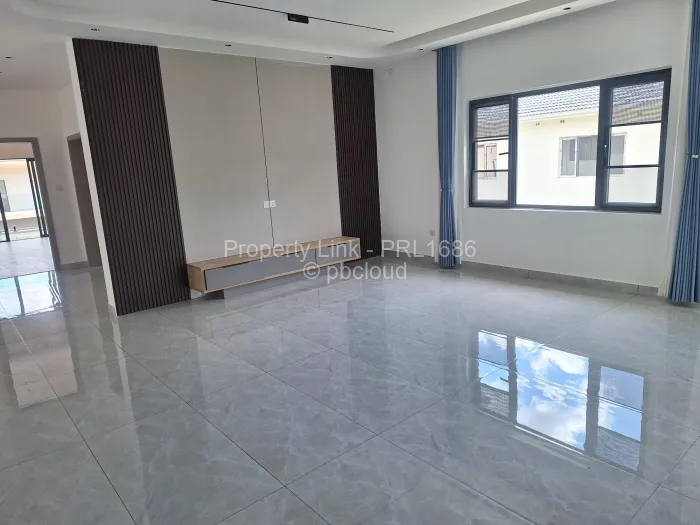 Townhouse/Complex/Cluster for Sale in Vainona, Harare