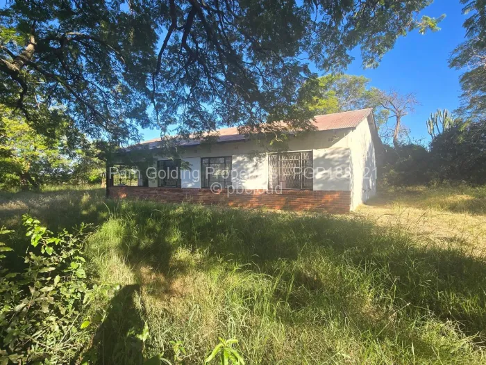 3 Bedroom House for Sale in Kensington Byo, Bulawayo