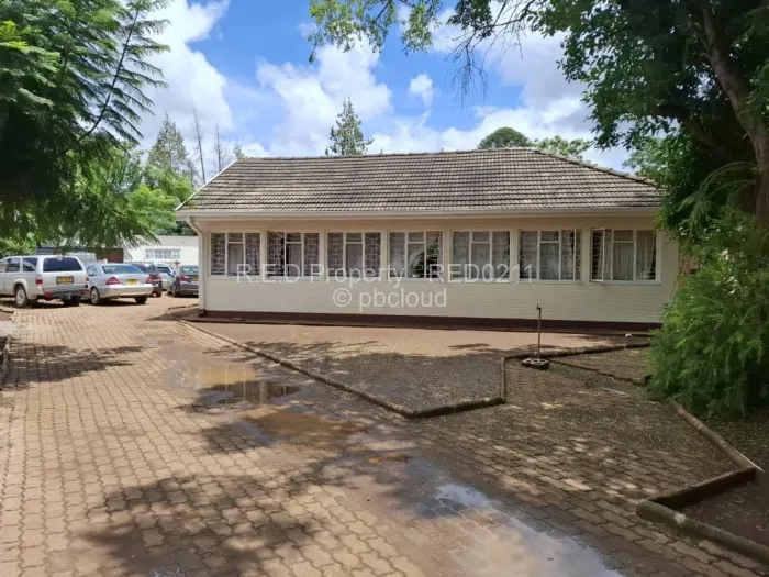 3 Bedroom House for Sale in Morningside Byo, Bulawayo