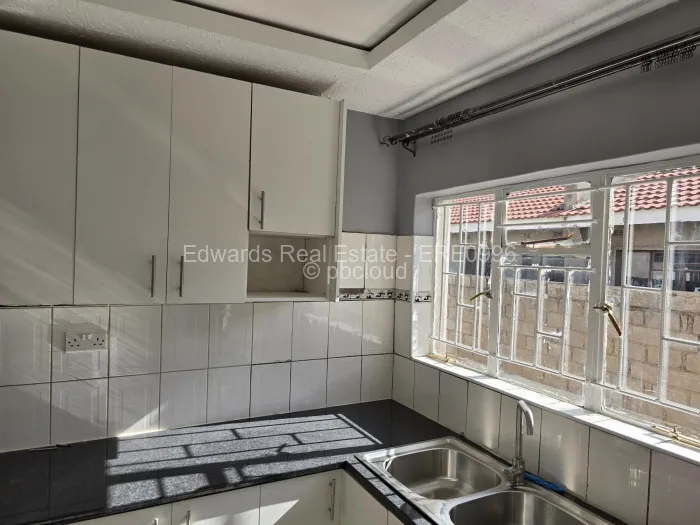 5 Bedroom House to Rent in Damofalls, Damofalls