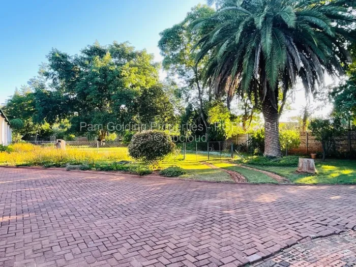 4 Bedroom House for Sale in Suburbs, Bulawayo